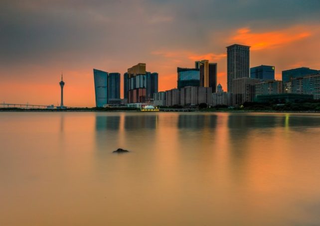 Macau GDP shrinks 24 pct for 5th straight quarter