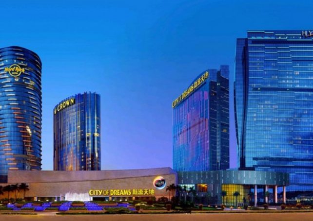 Hotel guests rise only 0.4 pct last year