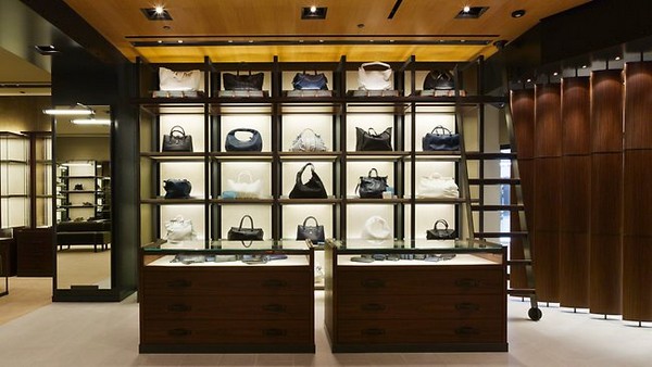 Macau handbag imports fall 26 percent in Jan-Feb