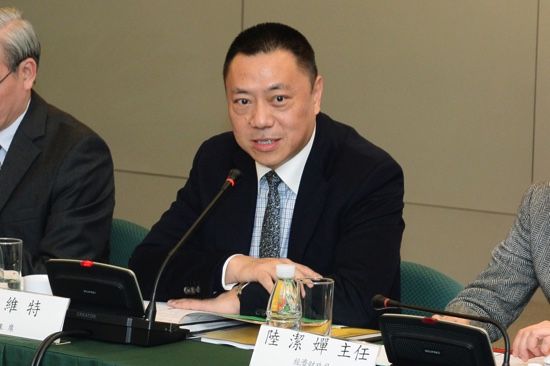 Macau to cut spending if casino revenue dips under 18 billion patacas a month