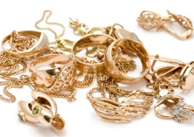 Macau retail sales of watches jewellery fall 31 pct in Q1