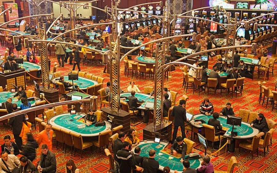 Macau fiscal surplus drops 54.9 percent in 5 months