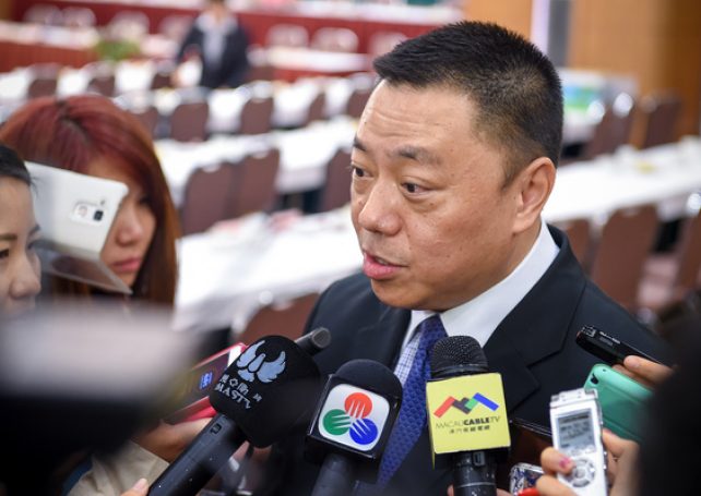 Leong hopes to strike Macau-Guangdong investment deal today