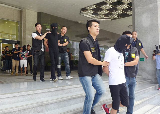 Police arrest 8 casino loansharks in Macau