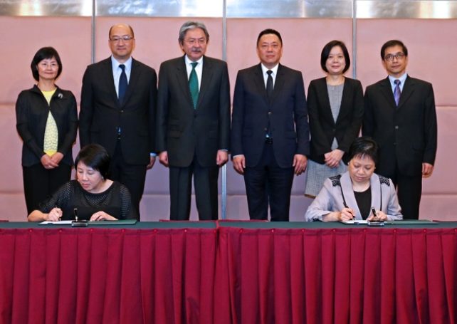 Macau and Hong Kong sign CEPA agreement