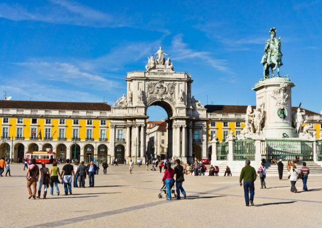 Macau Chief Executive to visit Portugal in September