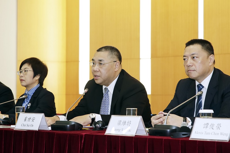 Govt presents its first 5-Year Development Plan