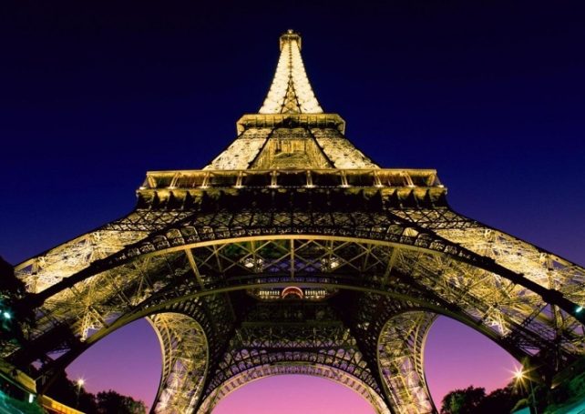 Sands giving locals discounts to mark Parisian opening