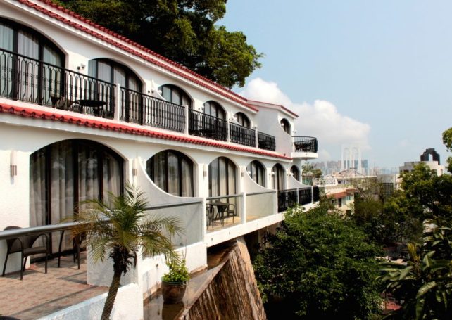 São Tiago hotel to close temporarily