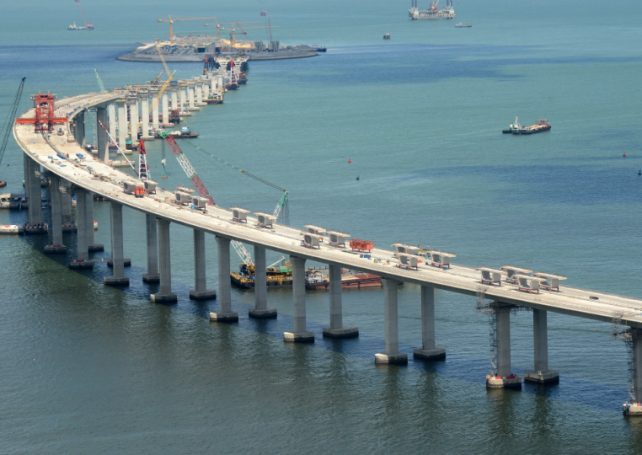 HK-Macau Bridge checkpoint ready by end of 2017