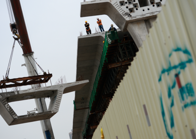 Commentator urges government to say how it will fund LRT operation
