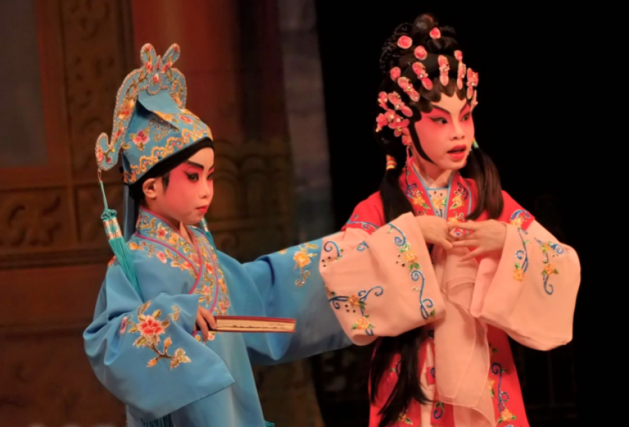 Group urges government to help promote Cantonese opera for kids
