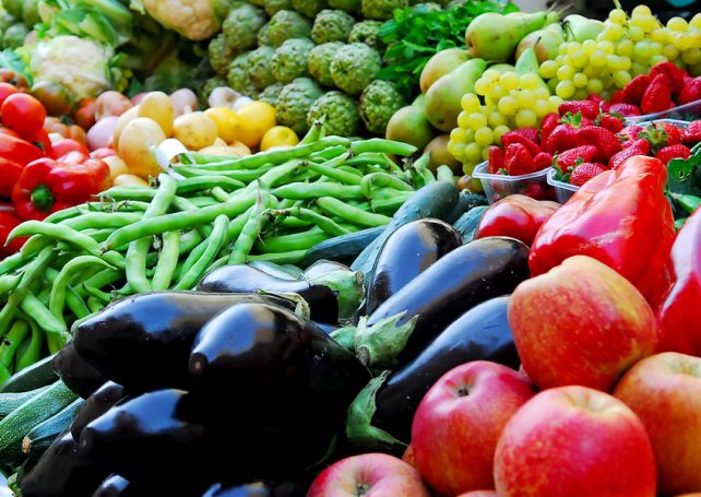 Customs seize 330 kg of smuggled fresh food
