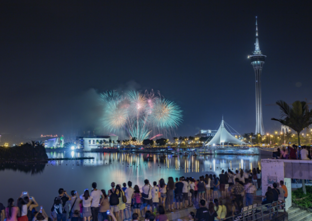 Ten teams to participate in Fireworks Contest