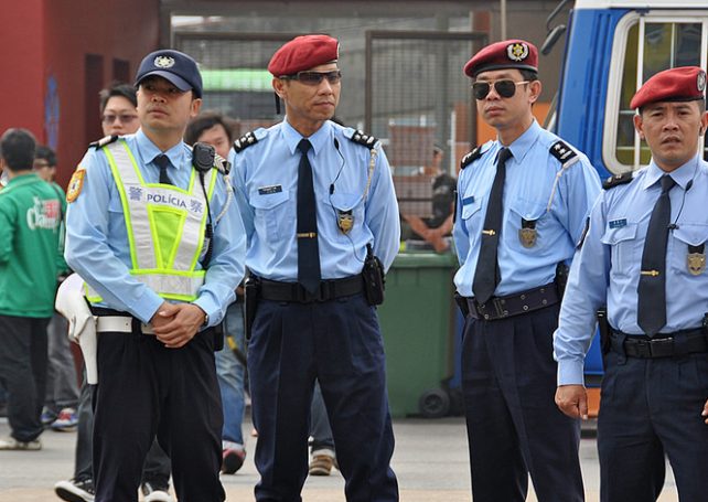 Police to use body cams from Q1 next year