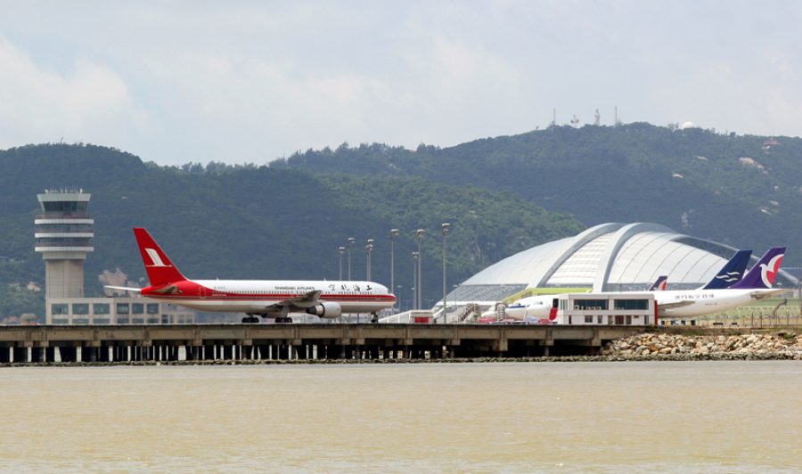 Central government ask for adjustments in the airport expansion