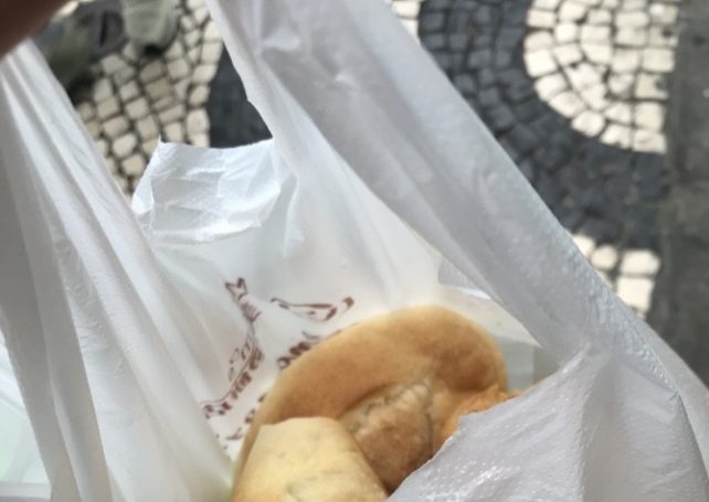Lawmakers pass bill on plastic bag charge scheme