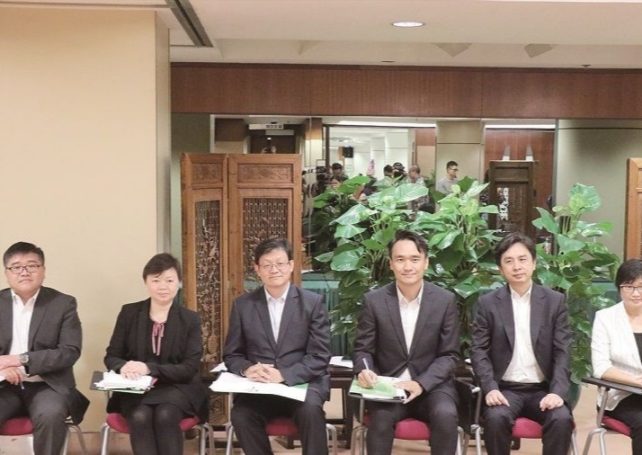 Government urges teachers not to promote their own political views in classrooms