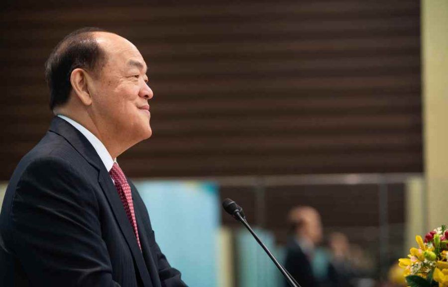Chief Executive Ho Iat Seng greets the New Year