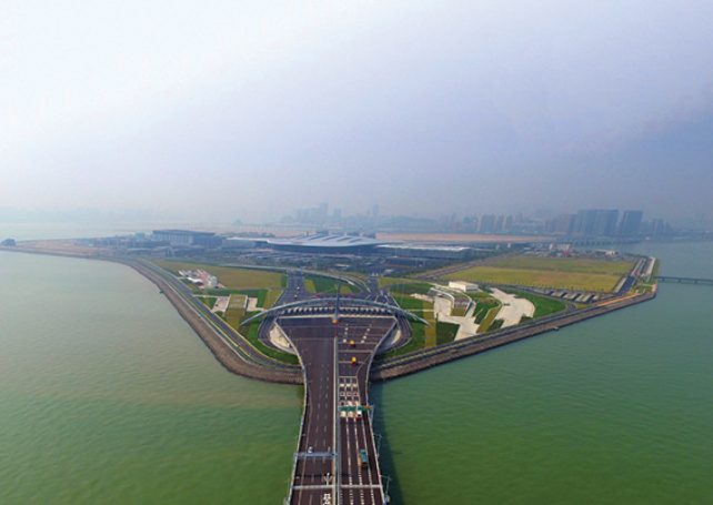 Macau-Hong Kong airport bus service starts