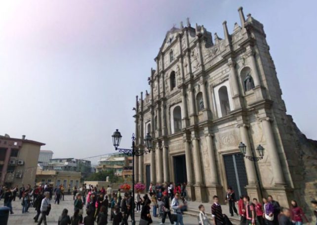 October package tour visitors drop 35%