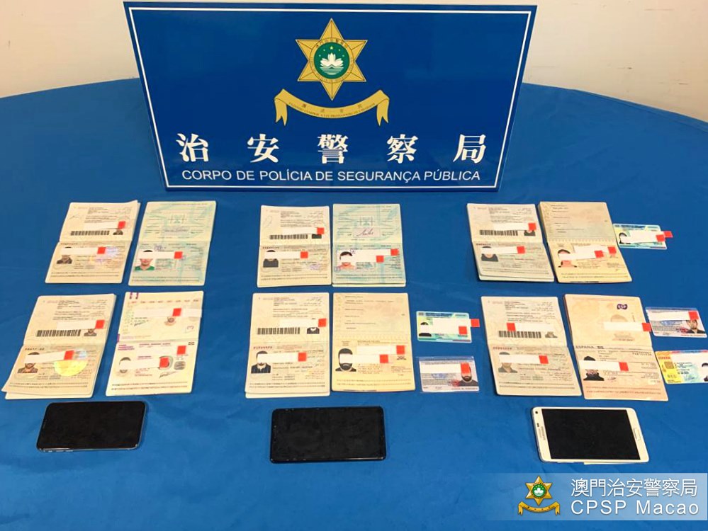 6 Europe-bound Iranians nabbed with fake passports at local airport