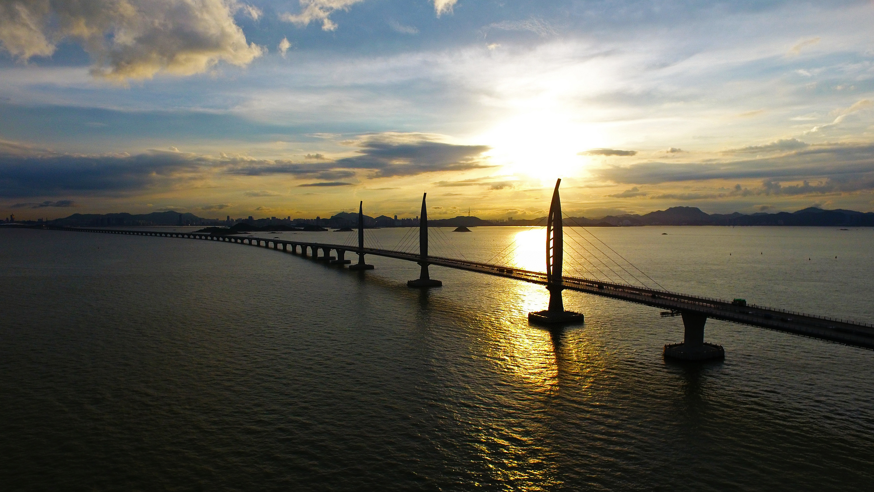 Macau residents that have been in Mainland China to be quarantined if entering Hong Kong