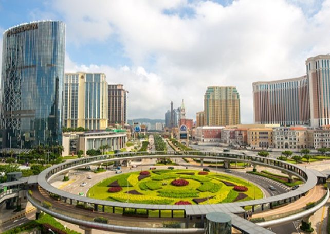 Casino gamblers told to wear facemasks