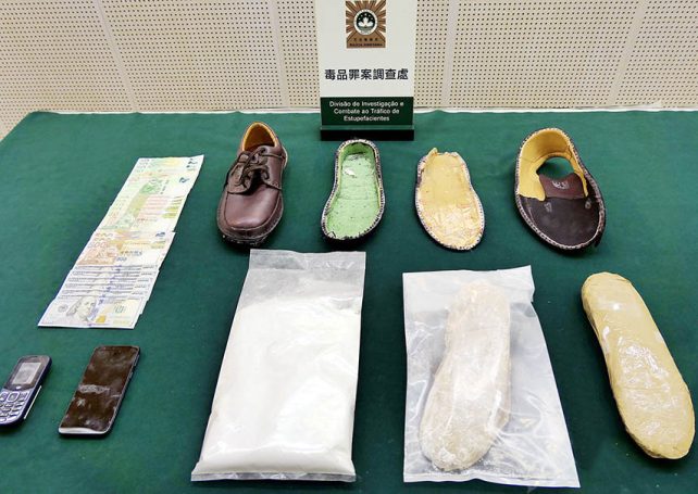 South African smuggles cocaine worth MOP 3.5 million in shoes