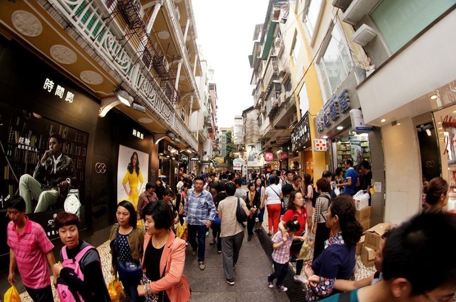 Population reaches 679,600 in 2019, females 53% of total