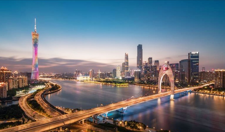 Ho meets top officials in Guangzhou to boost ties