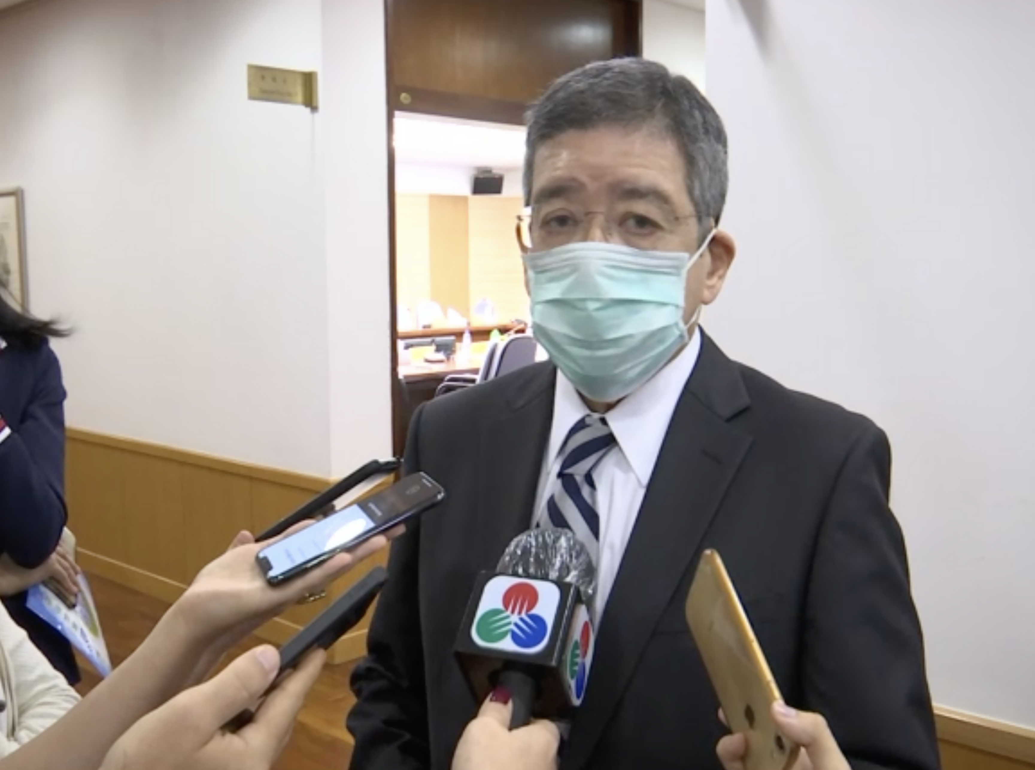 Difficult to find officials in Macao for senior positions