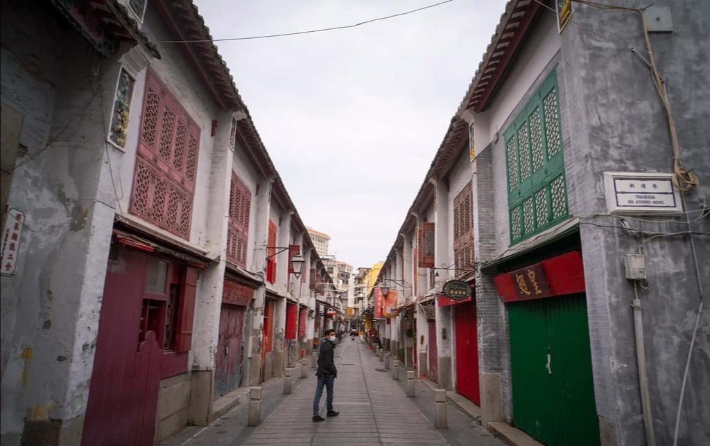 Visitors fall 84% in the first half of the year