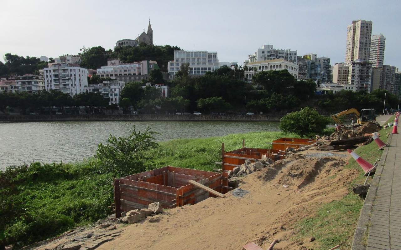 IAM vows to improve Sai Van Lake’s coastal areas