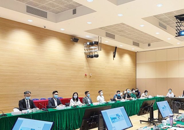 Civic leader urges govt to help elderly cope with digital technology