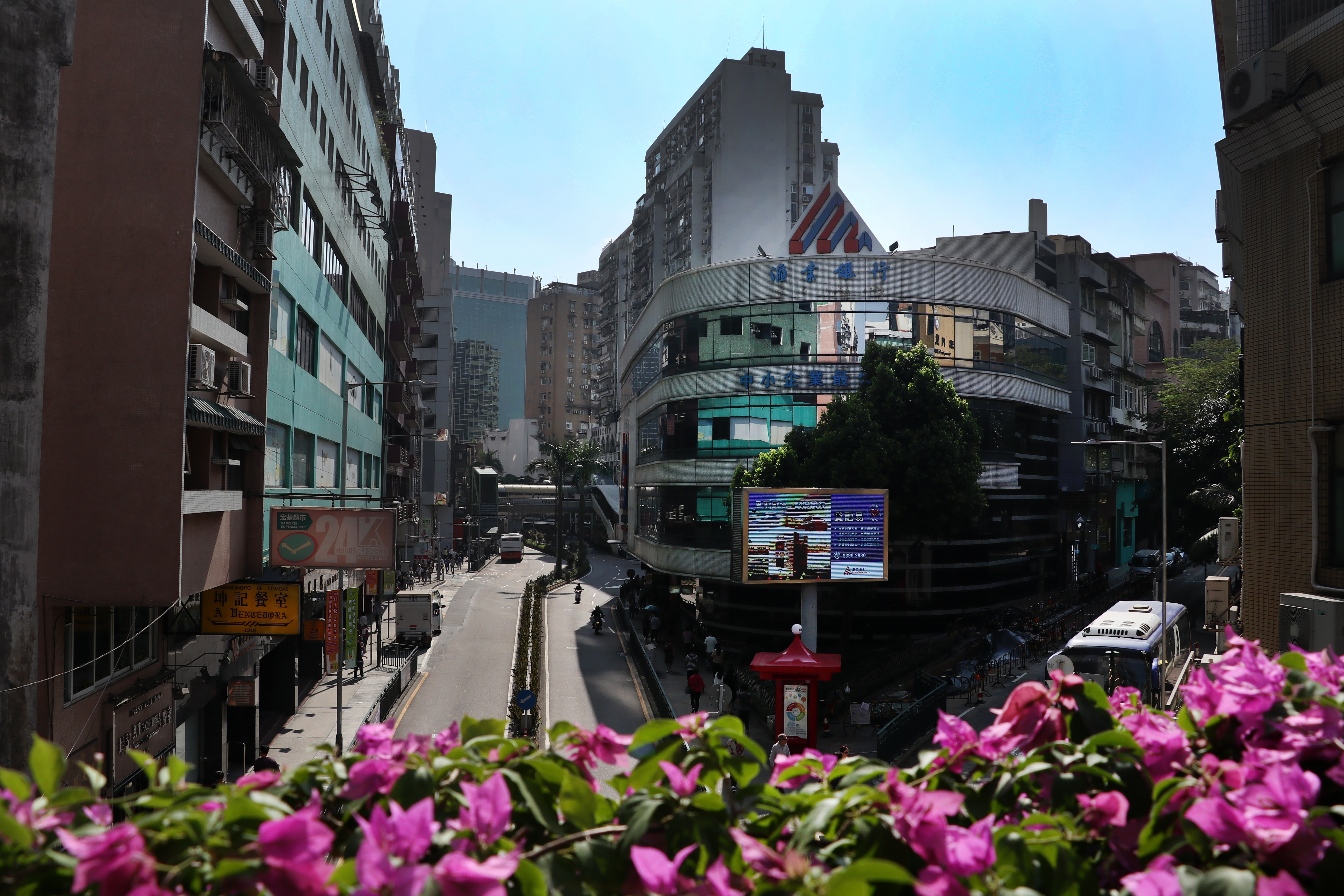 US lifts sanctions on Delta Asia Bank