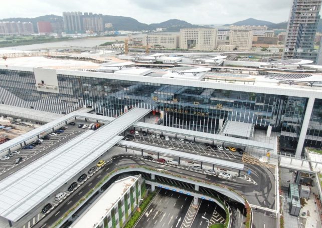Cross-border vehicle traffic made easier