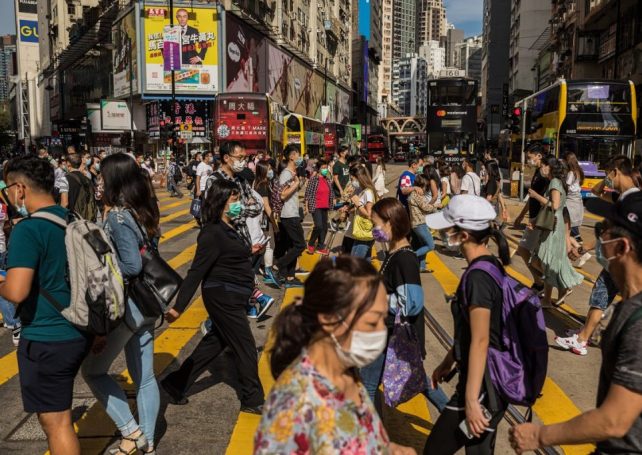 Hong Kong registers Monday 100 new cases of Covid-19