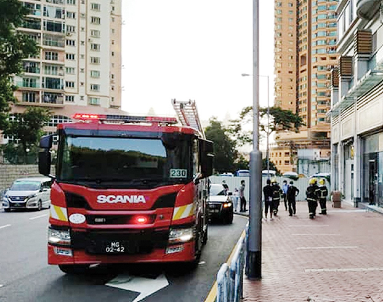 Shattering glass door injures 5 people