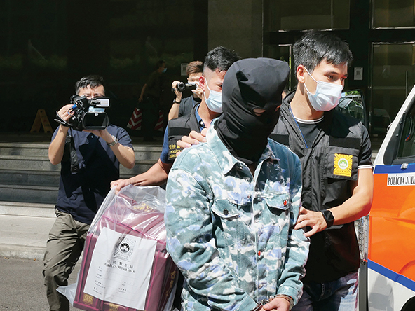 Man embezzles friend’s 7 Scotch whisky bottles, reselling them for MOP 100,000