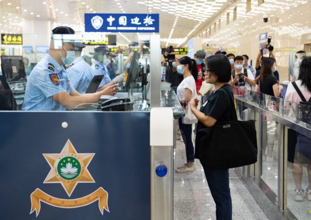 Golden Week visitors fall 87% in first 4 days 