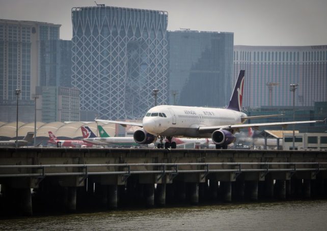 Visitors arriving by air increase 20% in first half of this month