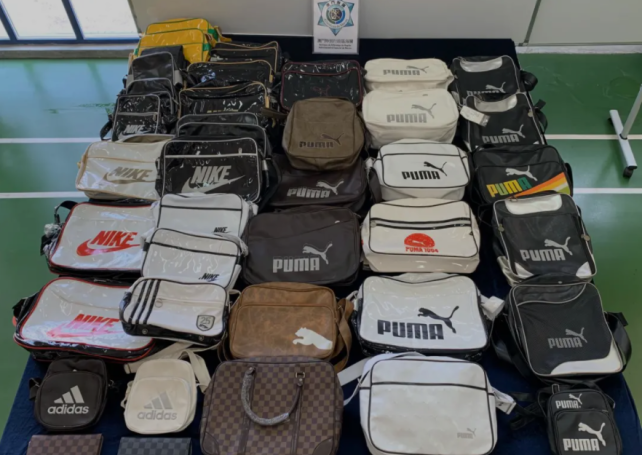 Customs Service finds fake luxury bags in Iao Hon