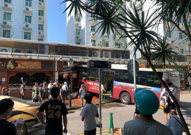 Eight injured in Old Taipa bus accident (Update)