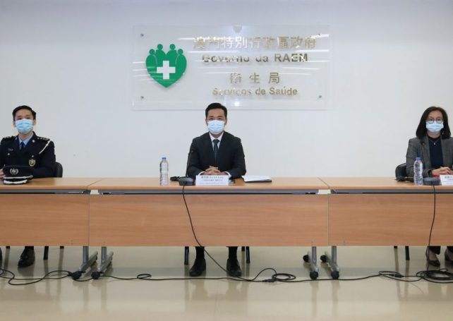 Covid-19 vaccines to be non-mandatory and free