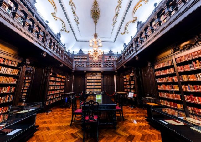 Senado Library clamps down on public access
