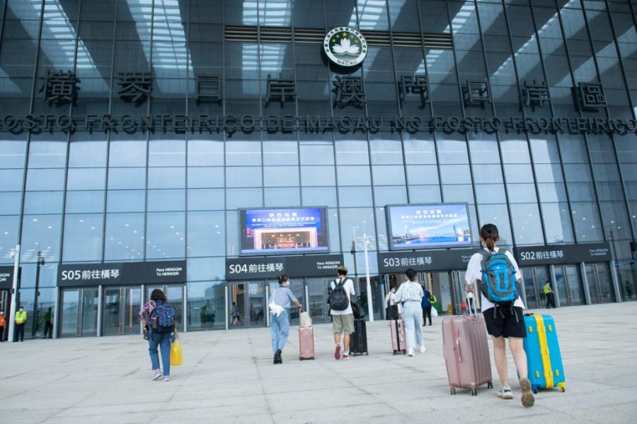 Mainland opens the door to foreign residents once more