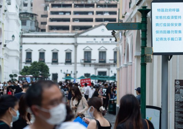 GDP falls slightly in first quarter
