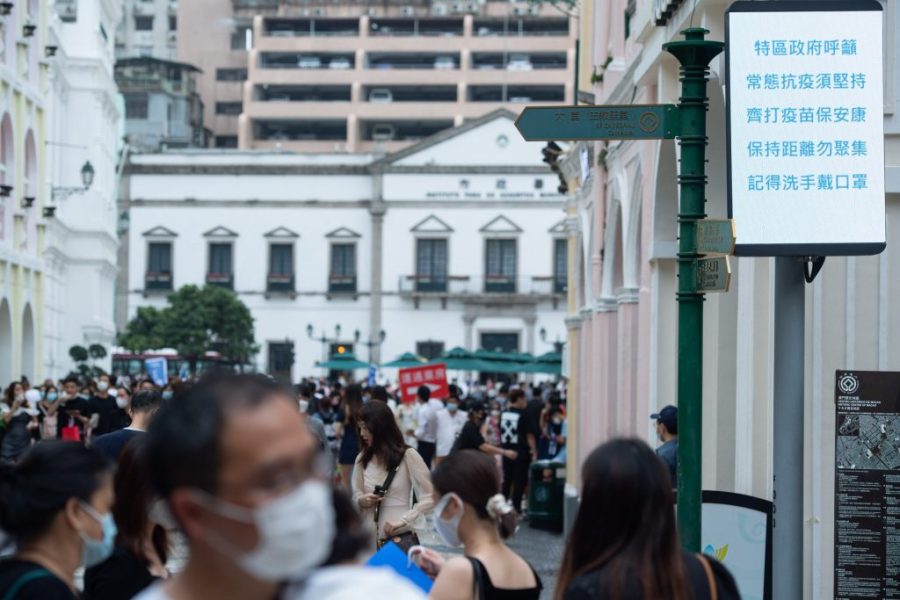 GDP falls slightly in first quarter