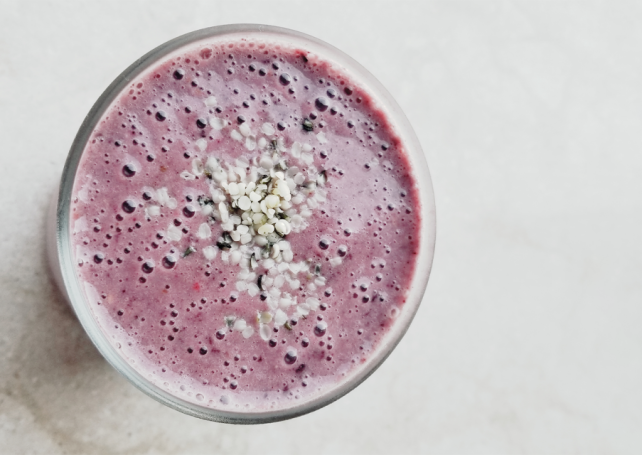 Berry Smoothie by Mariana de Oliveira Dias